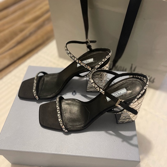 Prada sandals , black color, size10.5 - Picture 5 of 5